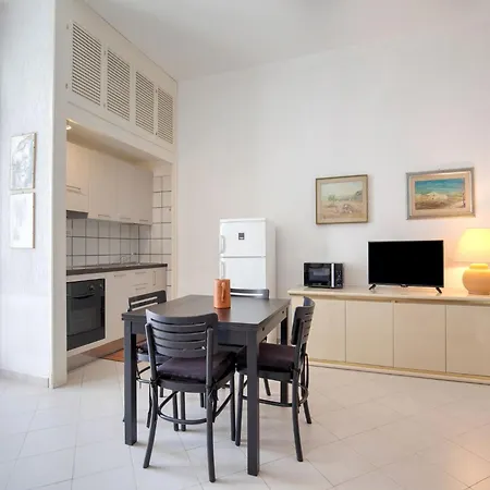 Elegant In With A Sea View Apartment San Vincenzo