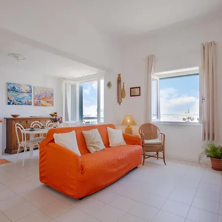 Elegant In With A Sea View Apartment *